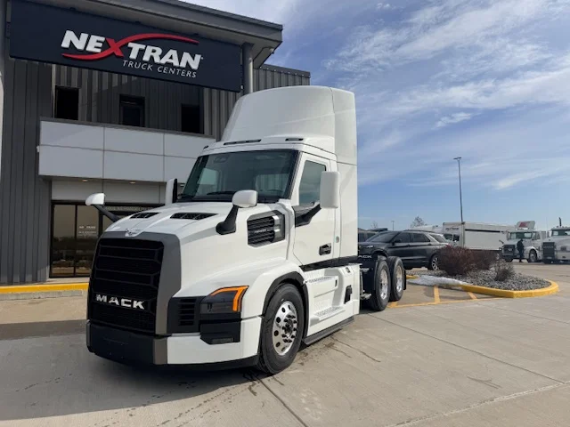 2026 Mack Pinnacle in Kansas City, MO