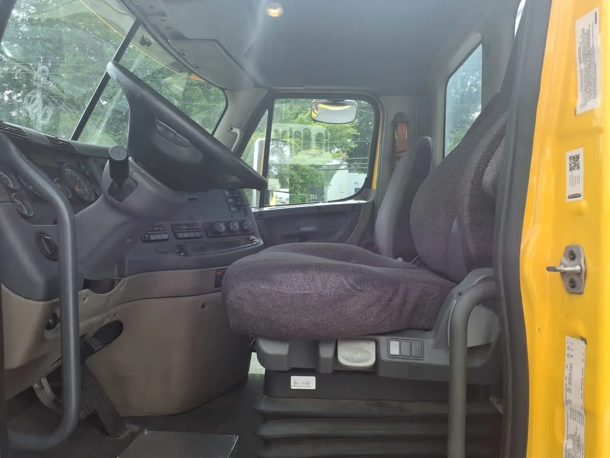 2018 Freightliner Cascadia in Doraville, GA — photo 7