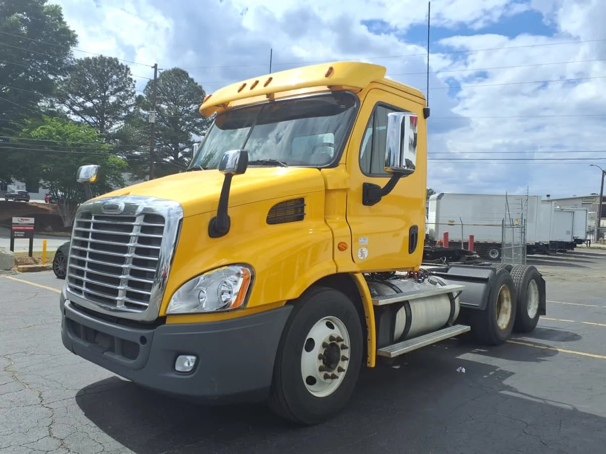 2018 Freightliner Cascadia in Doraville, GA — photo 3