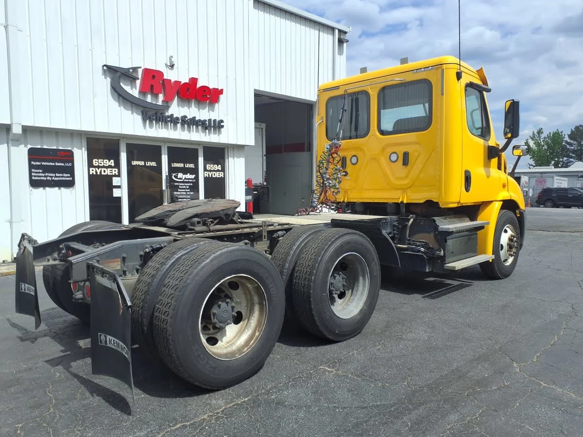 2018 Freightliner Cascadia in Doraville, GA — photo 4