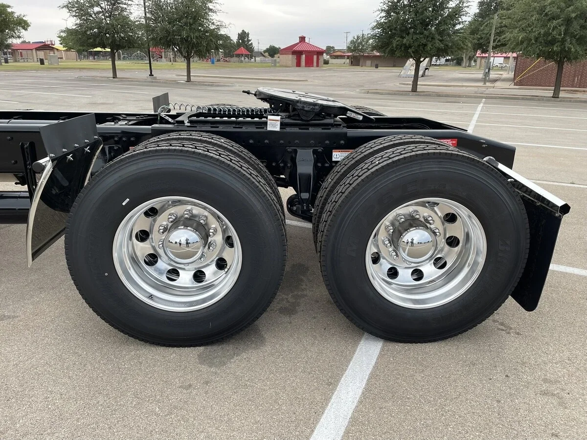 2027 Western Star 49X — photo 9