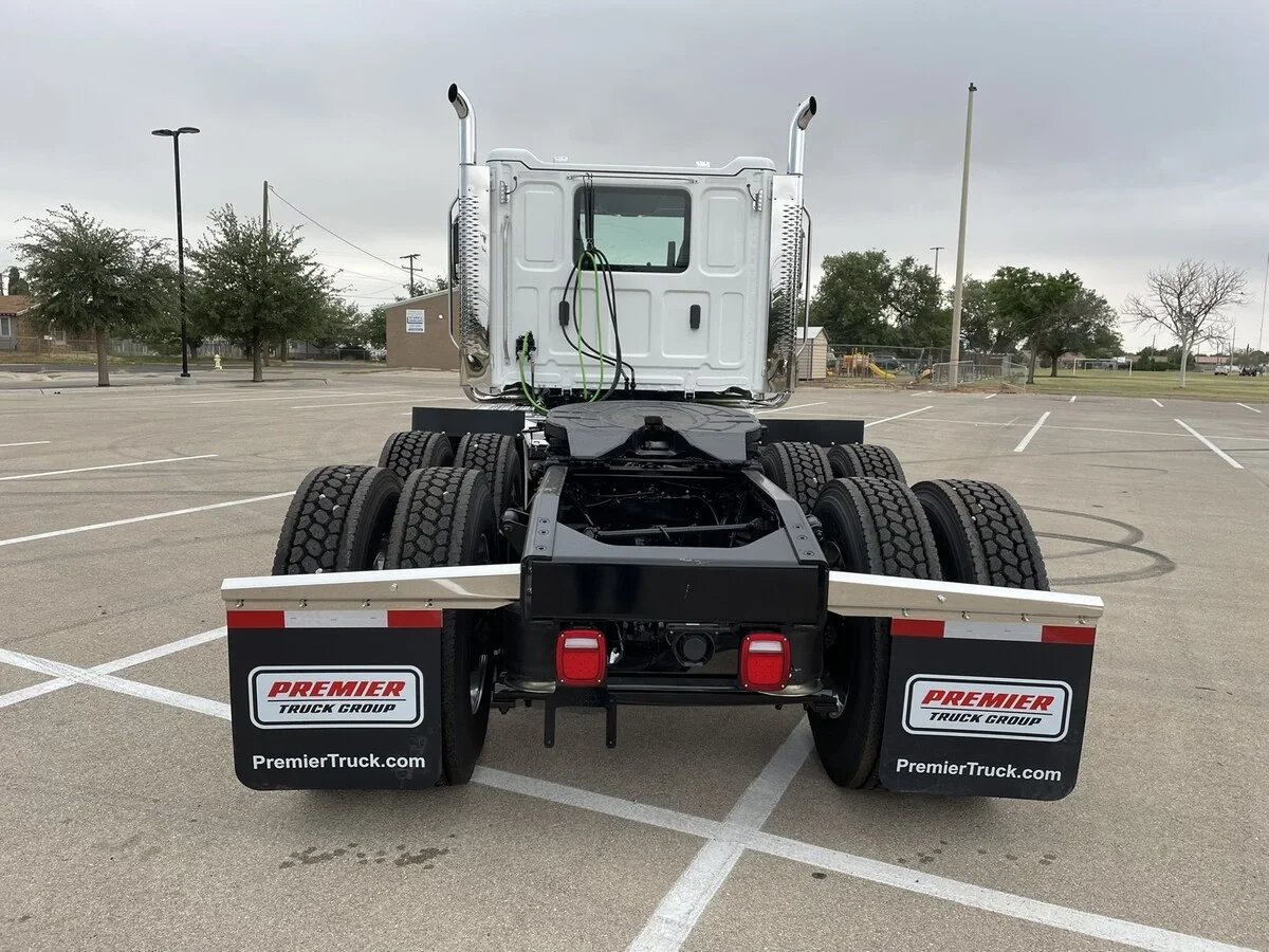 2027 Western Star 49X — photo 3