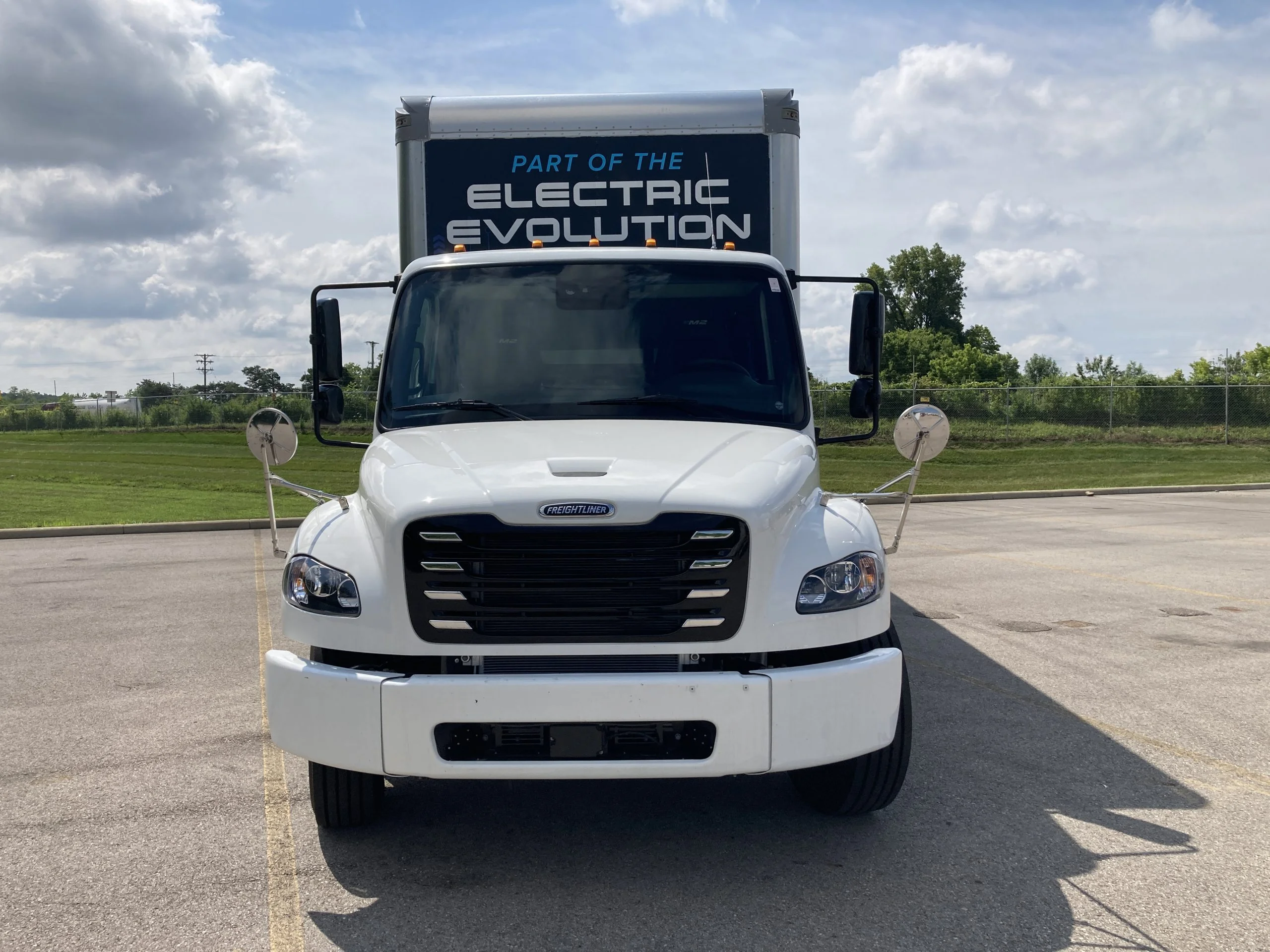 2025 Freightliner eM2 in Lima, OH — photo 2