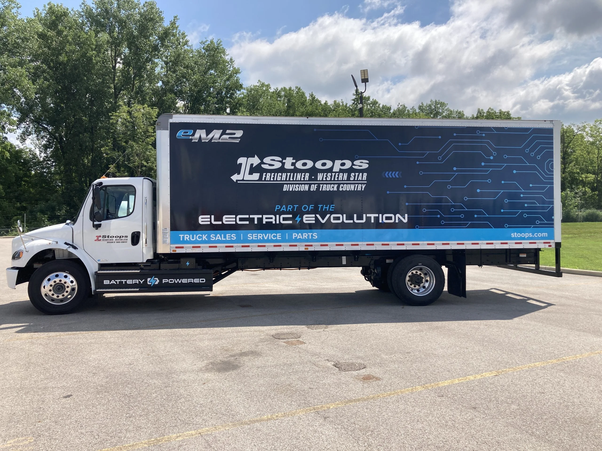 2025 Freightliner eM2 in Lima, OH — photo 4