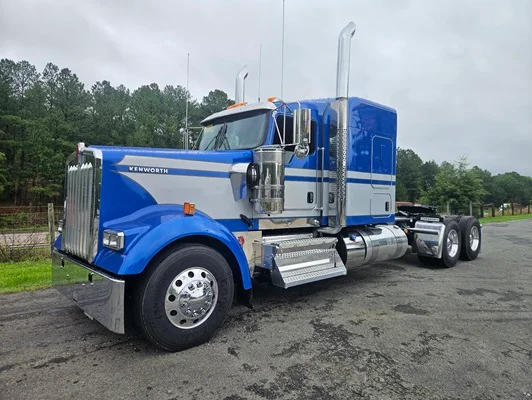 2027 Kenworth W900 in Durham, NC — photo 2