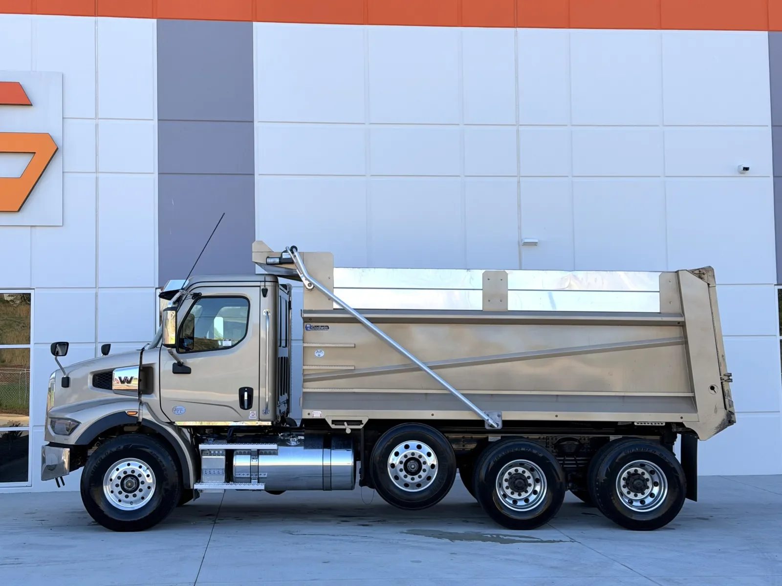 2024 Western Star 47X - image 5