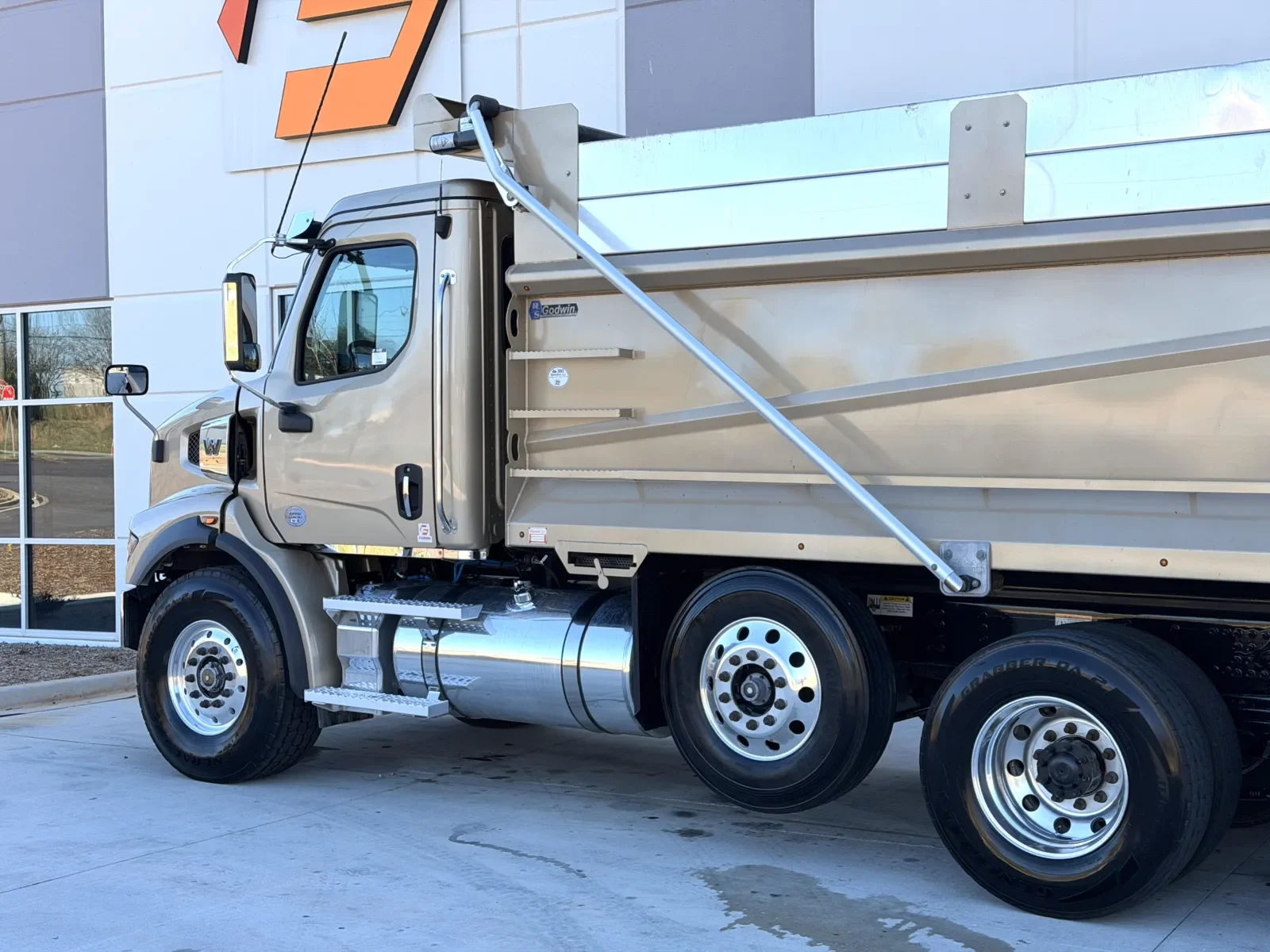 2024 Western Star 47X - image 9