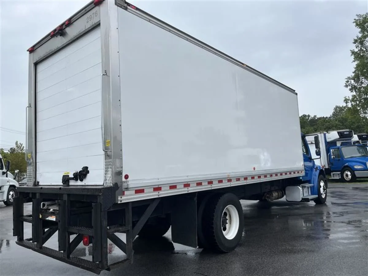 2018 Freightliner M2 106 in Beltsville, MD — photo 4
