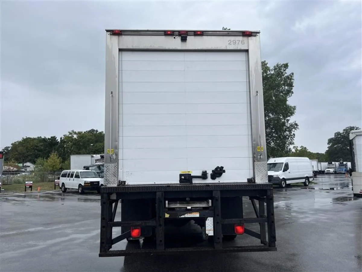 2018 Freightliner M2 106 in Beltsville, MD — photo 5