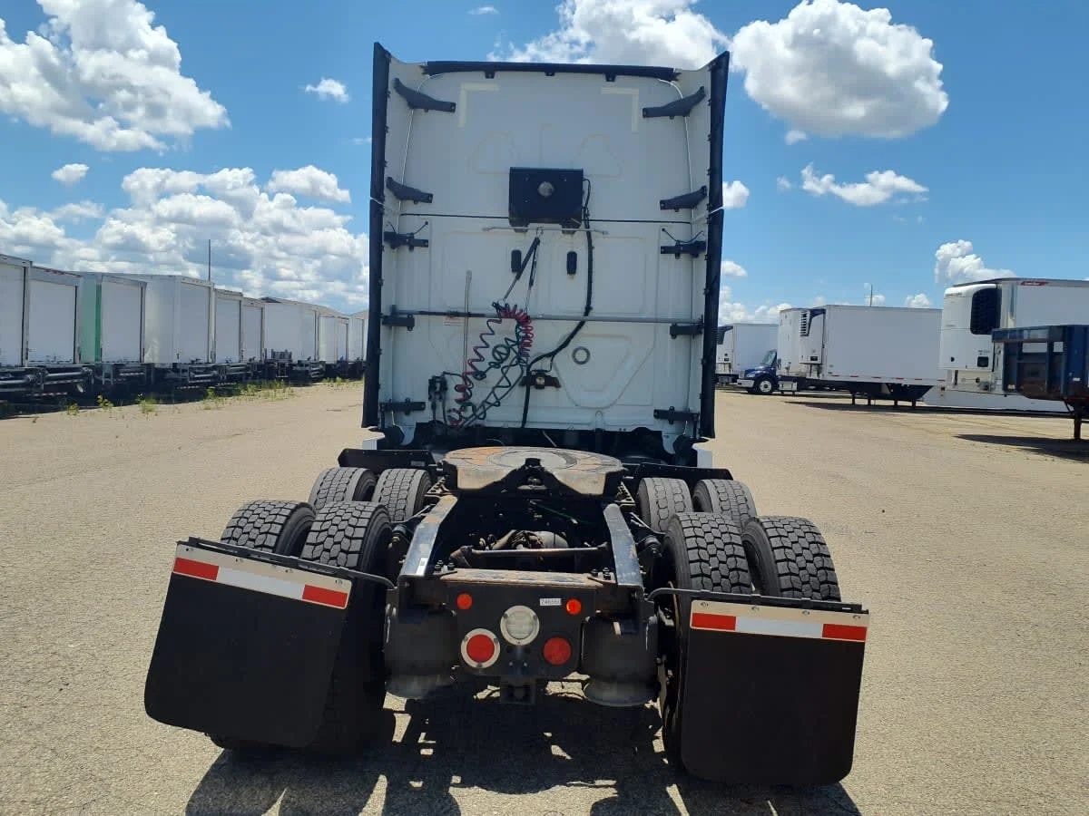 2020 Freightliner Cascadia in Wayland, MI — photo 5