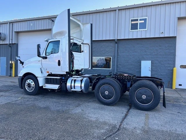 2025 International LT - image 6