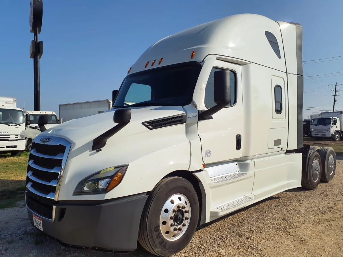 2022 Freightliner Cascadia in Converse, TX — photo 3