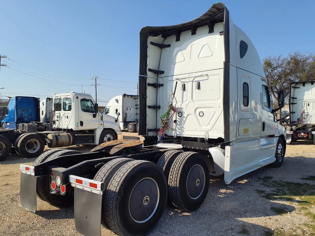 2022 Freightliner Cascadia in Converse, TX — photo 4