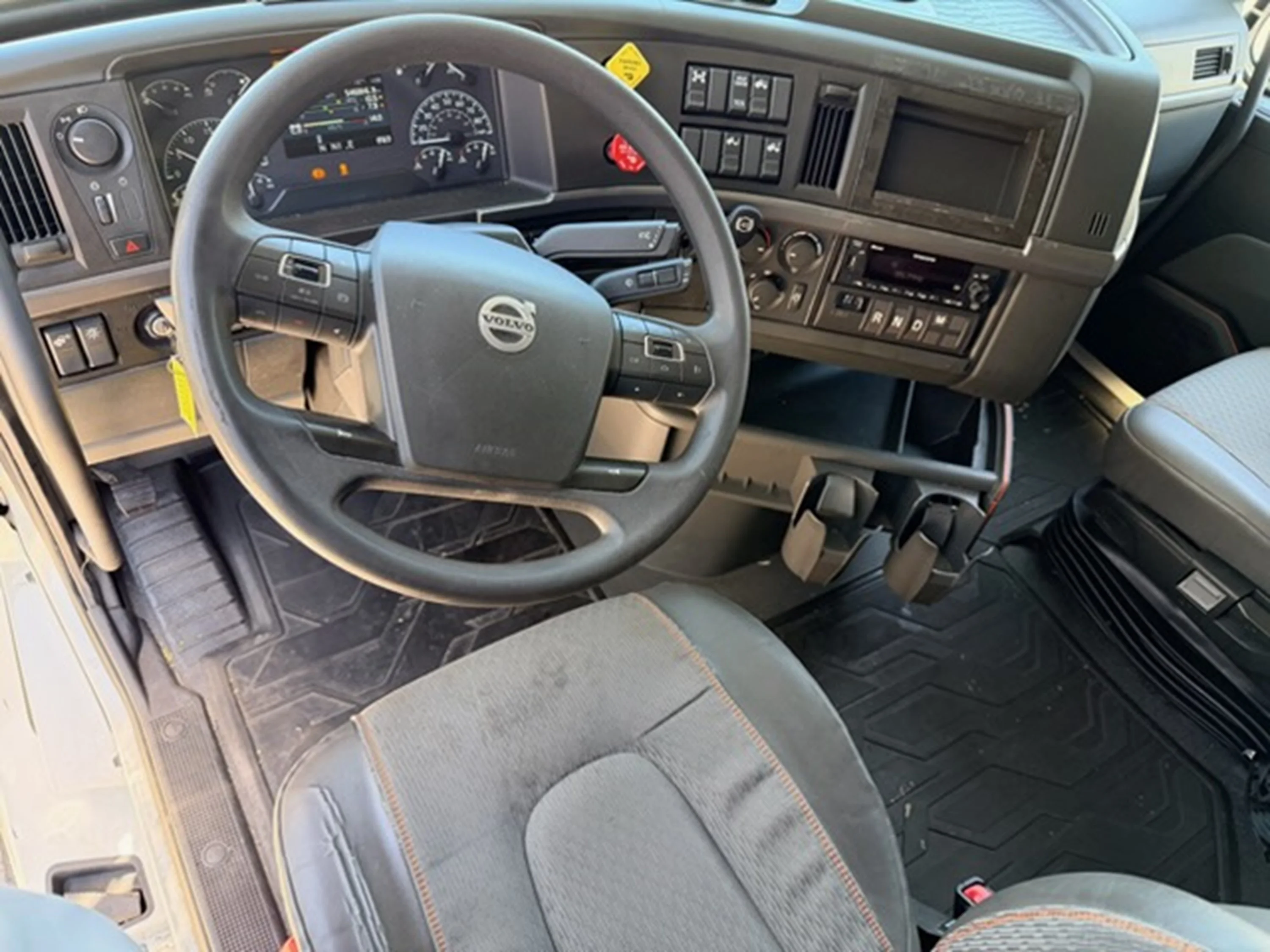 2023 Volvo VNL 760 - image 8