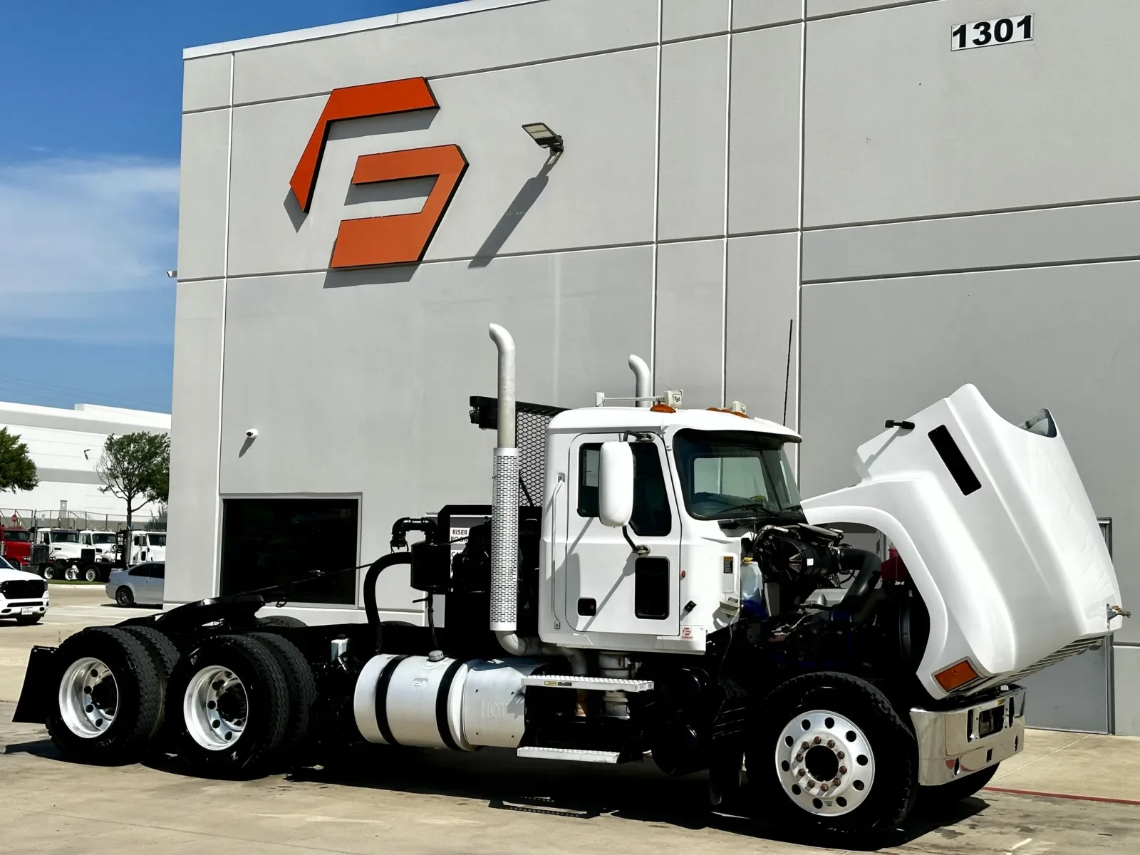 2012 Mack Pinnacle in Hutchins, TX — photo 9