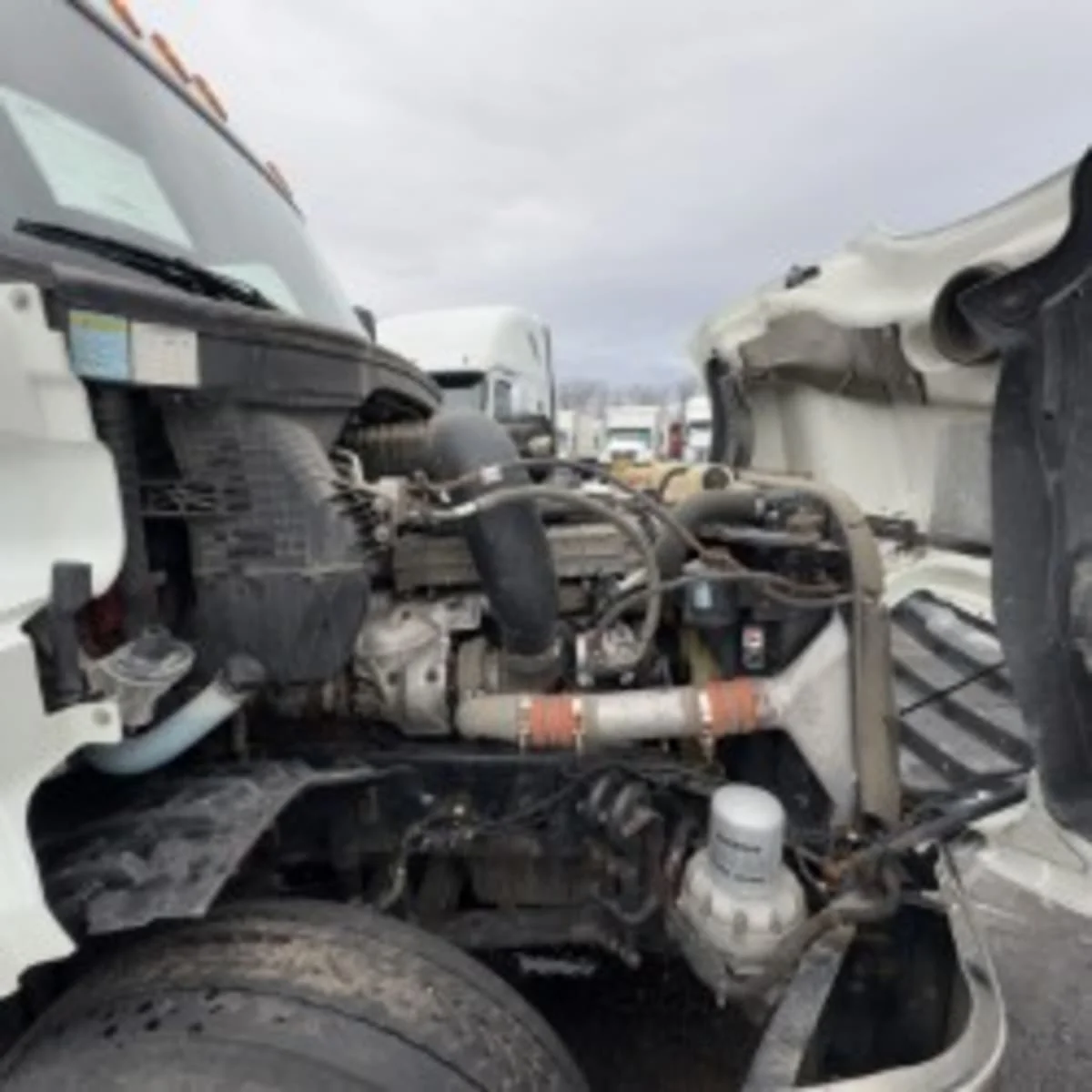 2019 Freightliner Cascadia - image 10