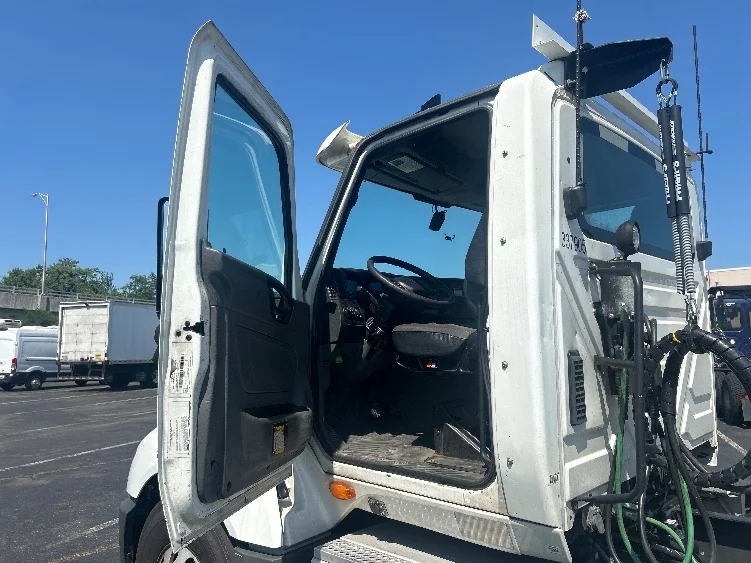 2020 International LT in Baltimore, MD — photo 9