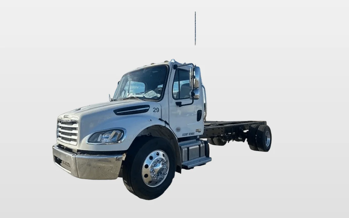 2026 Freightliner M2 106 - image 1