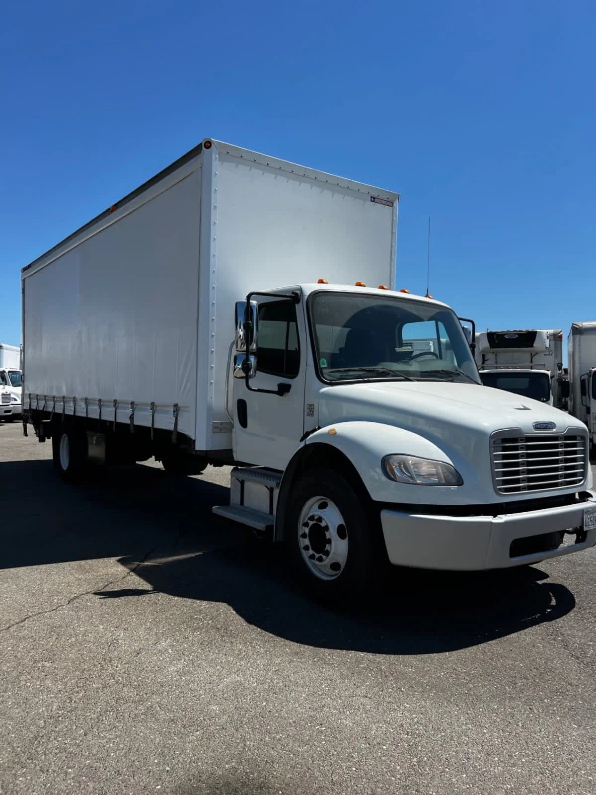 2018 Freightliner M2 106 in Fontana, CA — photo 3