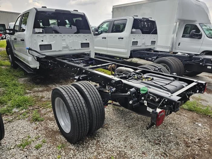 2026 Ford F-550 — photo 8