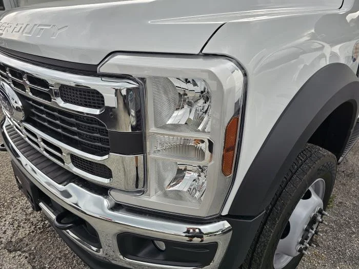 2026 Ford F-550 — photo 9