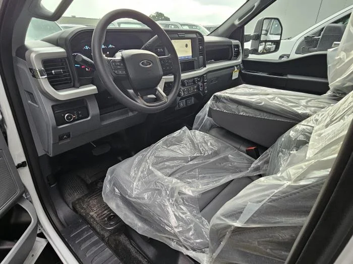 2026 Ford F-550 — photo 14