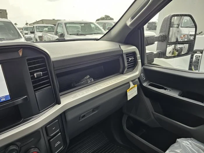 2026 Ford F-550 — photo 18