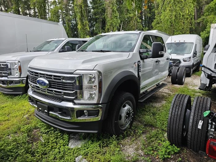 2026 Ford F-550 — photo 2