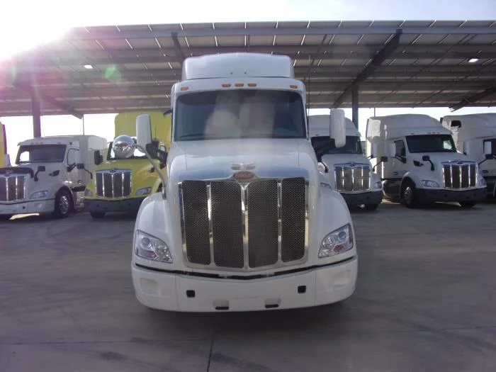 2020 Peterbilt 579 - image 4