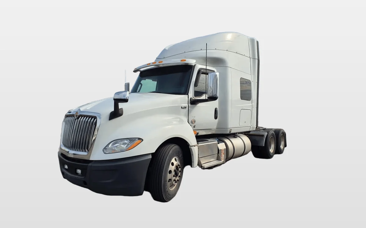 2019 International LT - image 1