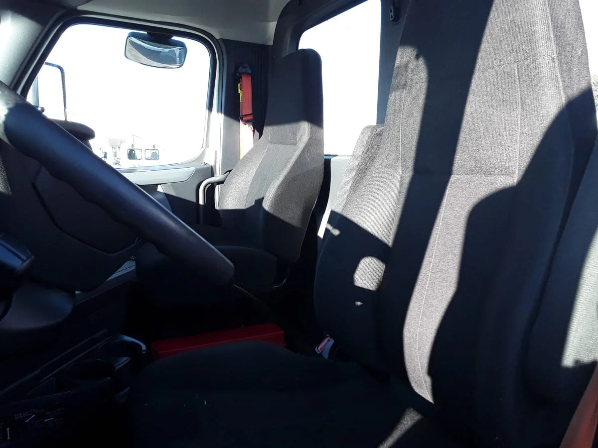 2019 Freightliner Cascadia in Allentown, PA — photo 10