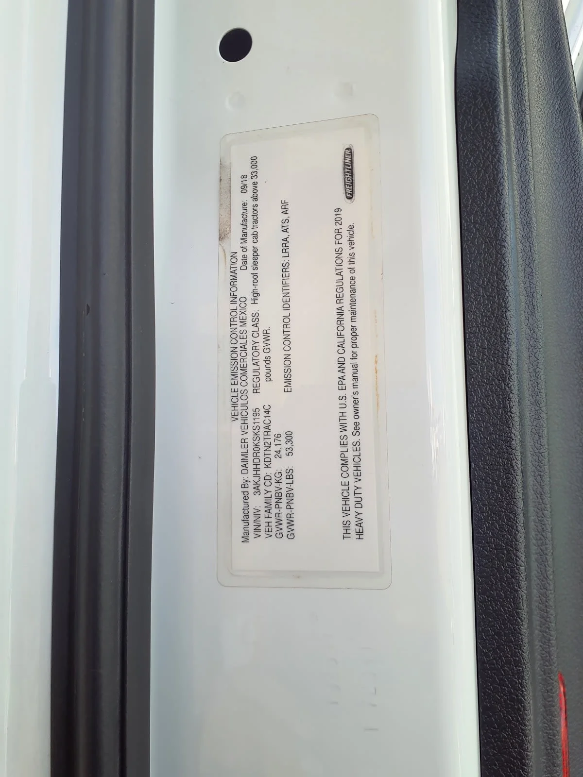 2019 Freightliner Cascadia - image 12