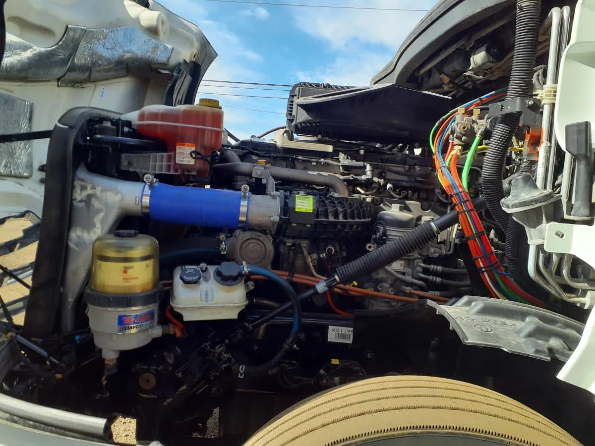 2019 Freightliner Cascadia - image 9