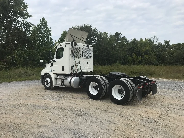 2019 Freightliner Cascadia in Morristown, TN — photo 5