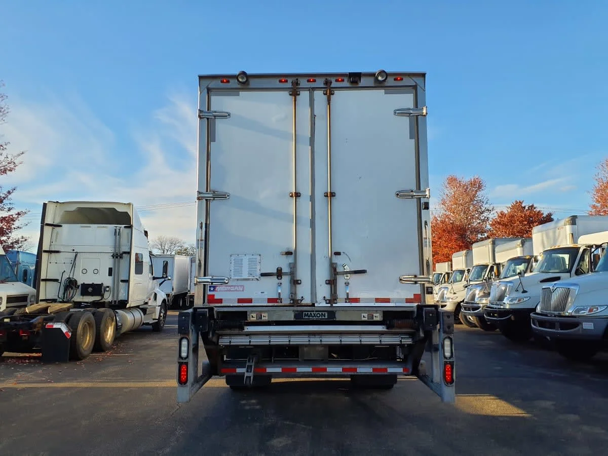 2016 Freightliner M2 106 - image 5