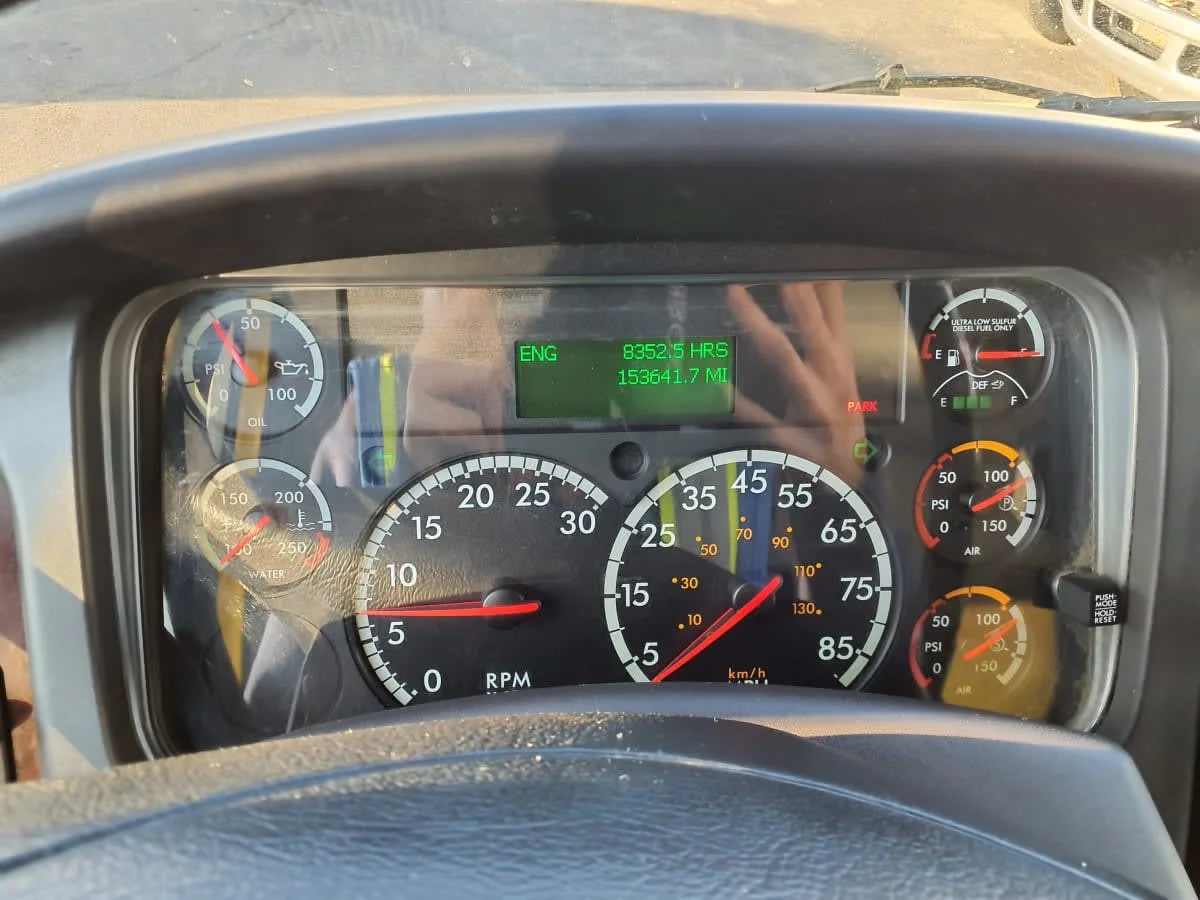 2016 Freightliner M2 106 - image 10