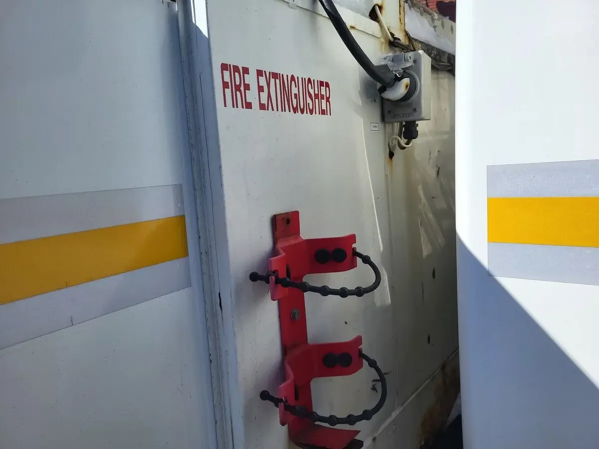 2010 International 4300 - image 41