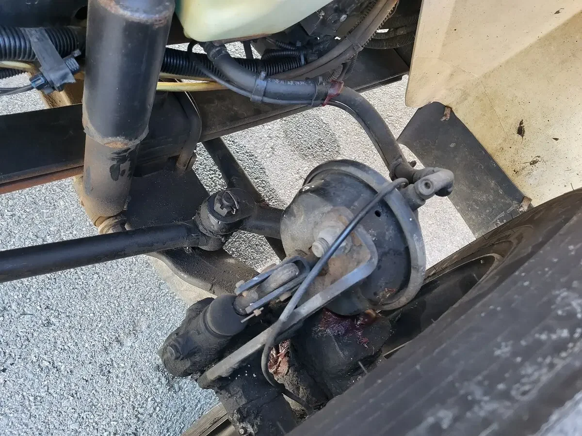 2010 International 4300 - image 34