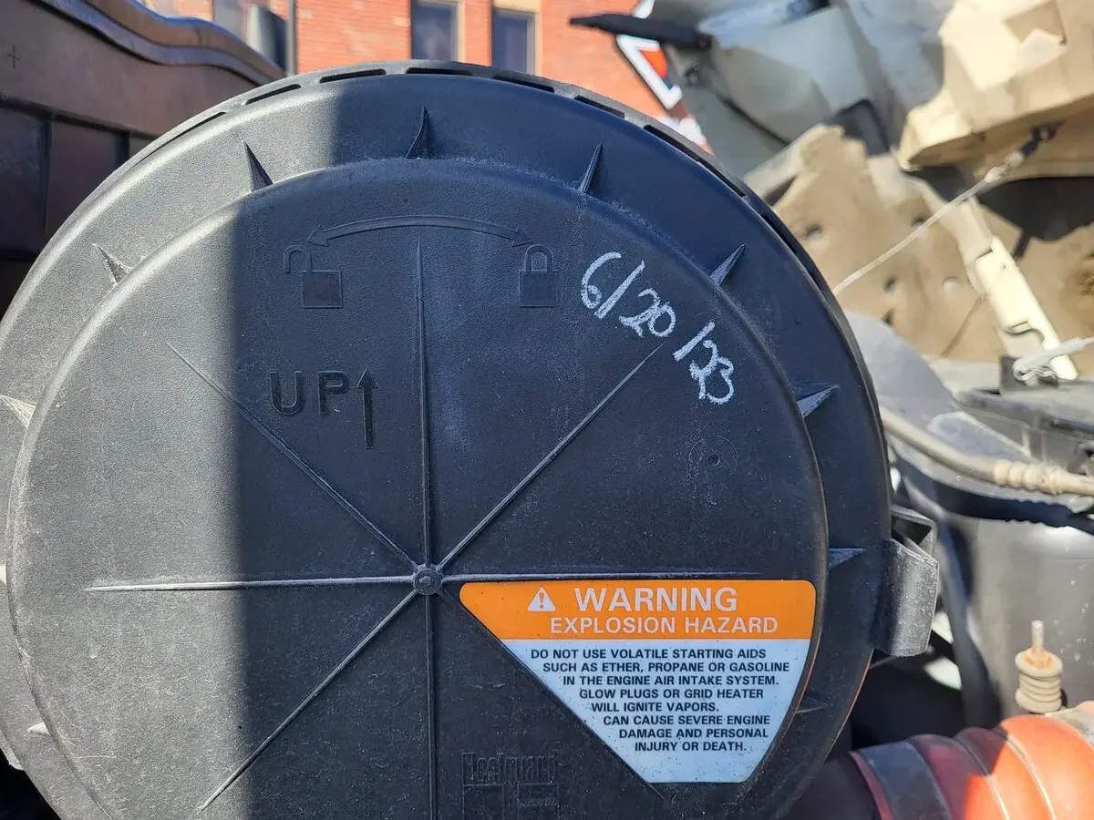 2010 International 4300 - image 37