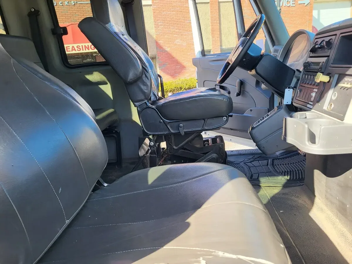 2010 International 4300 - image 40