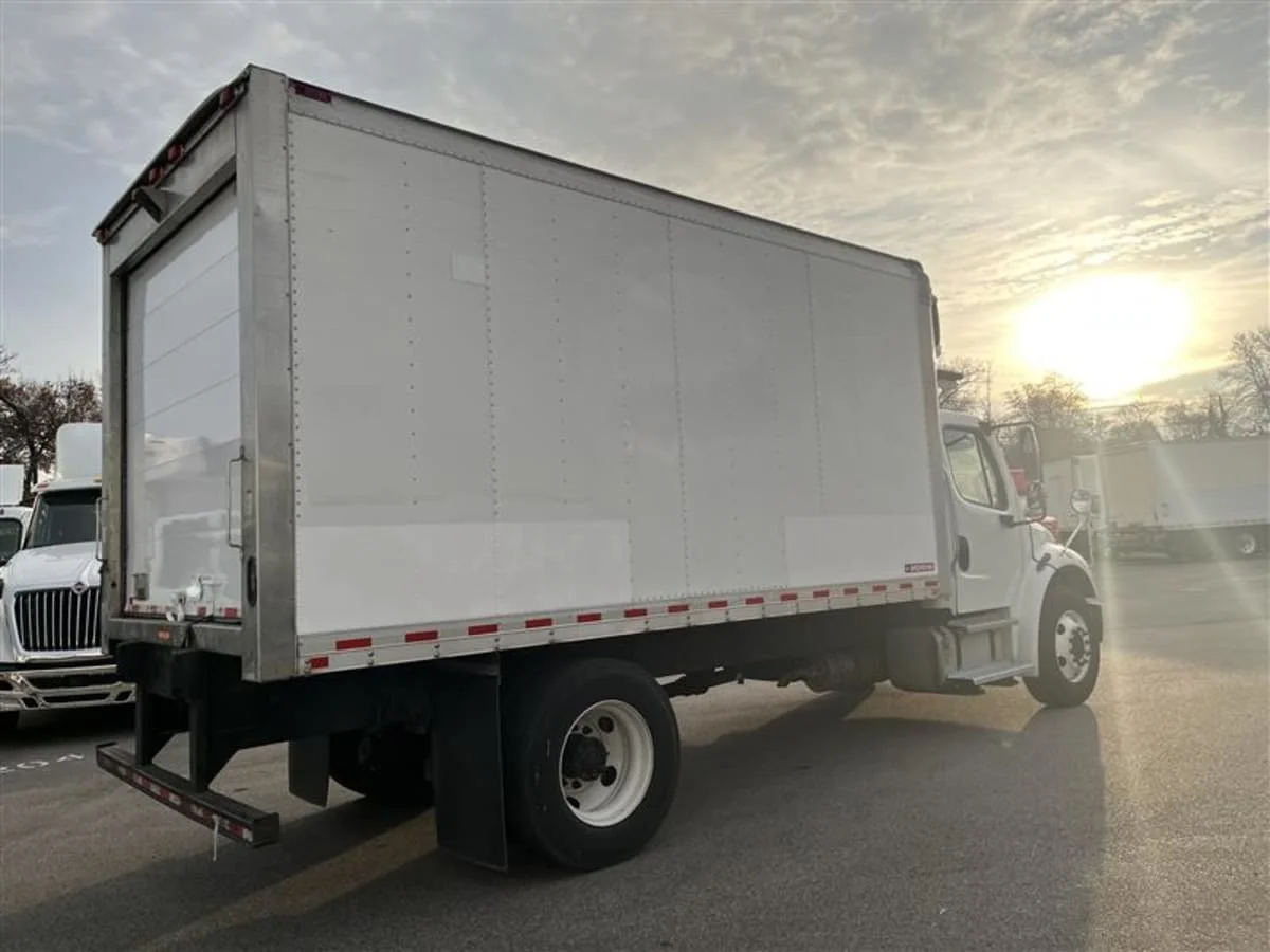 2020 Freightliner M2 106 in Beltsville, MD — photo 4