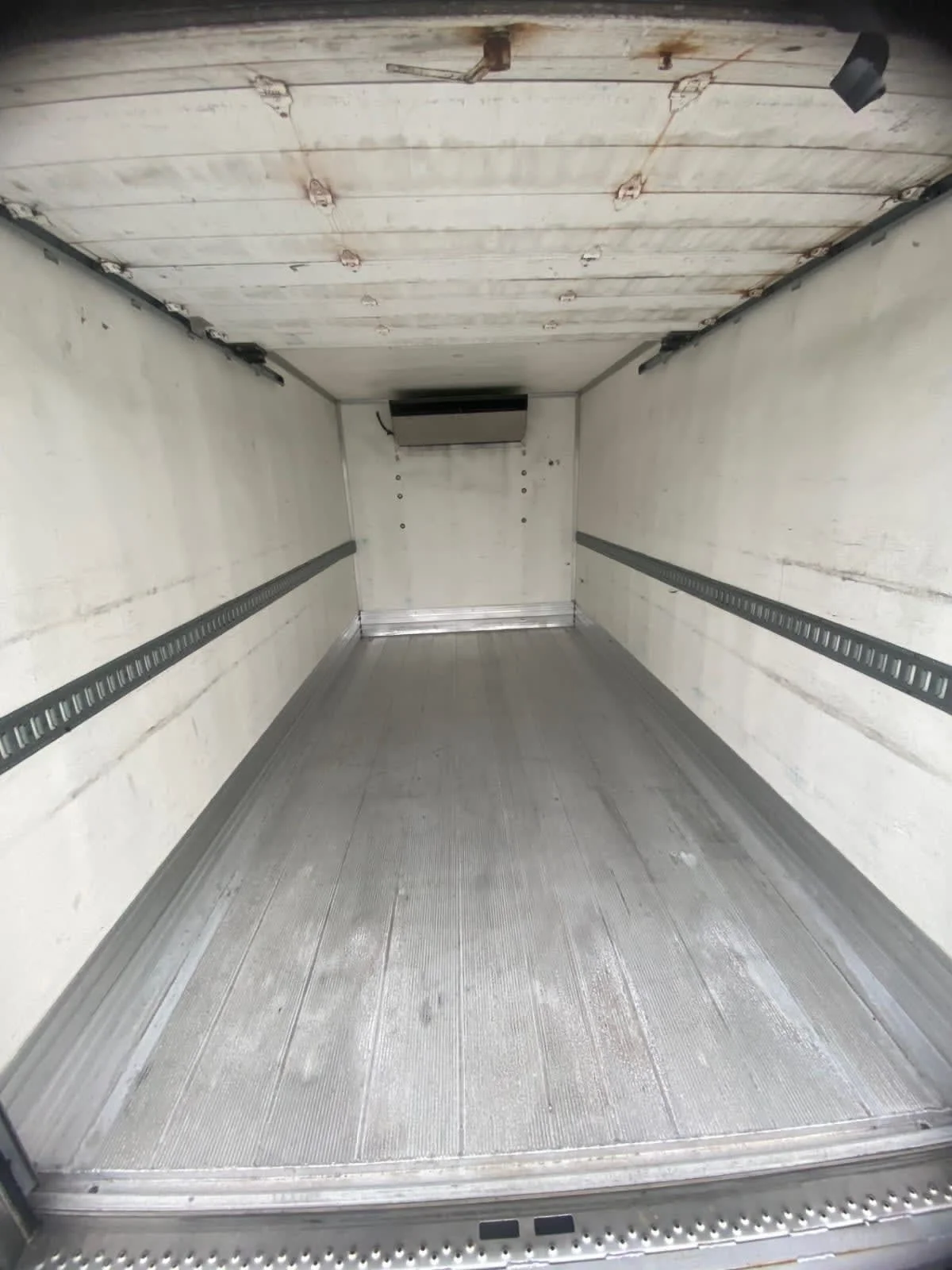 2019 Hino 268 - image 9