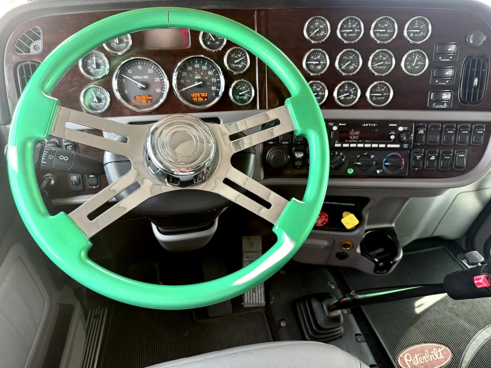 2016 Peterbilt 389 in New Lenox, IL — photo 16