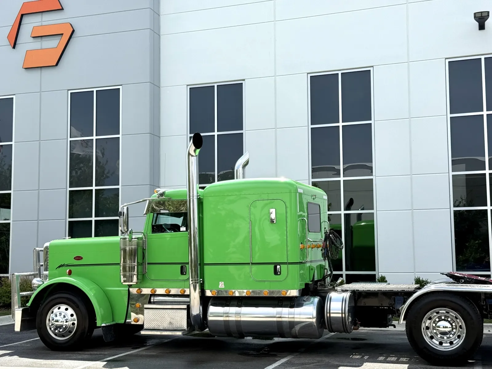 2016 Peterbilt 389 in New Lenox, IL — photo 8
