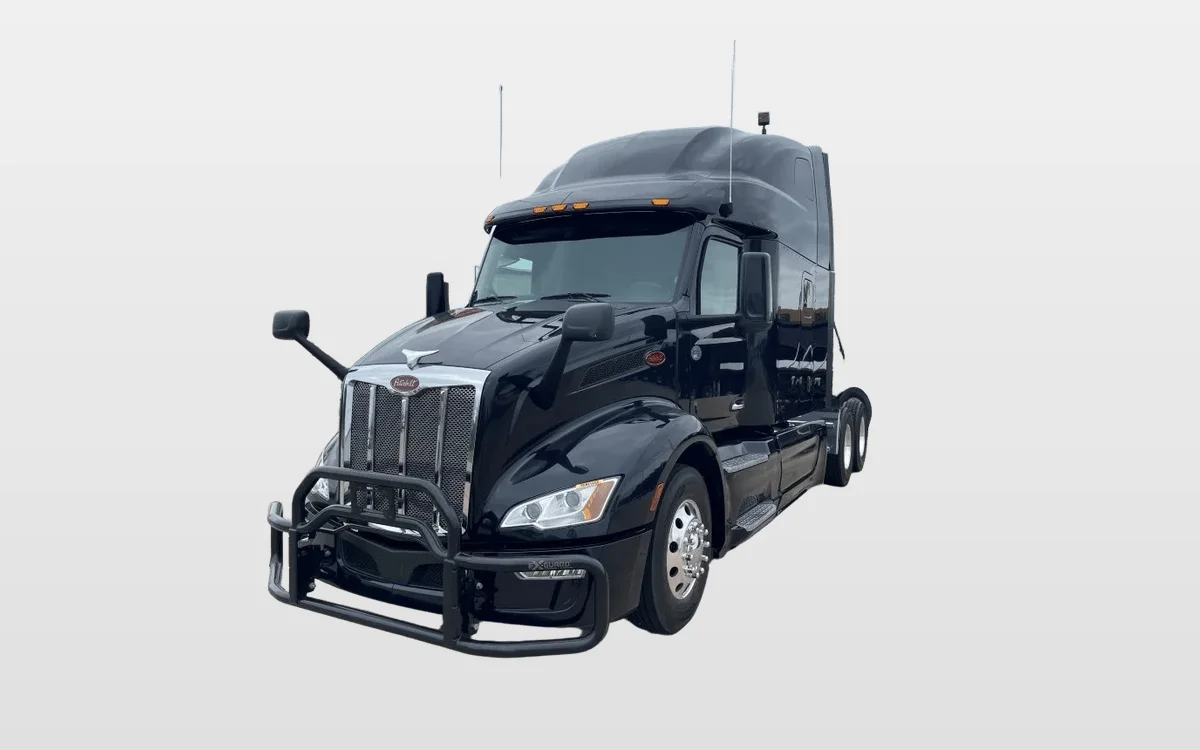 2023 PETERBILT 579 - image 1