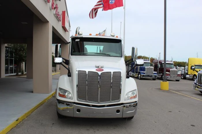 2020 Peterbilt 579 - image 3