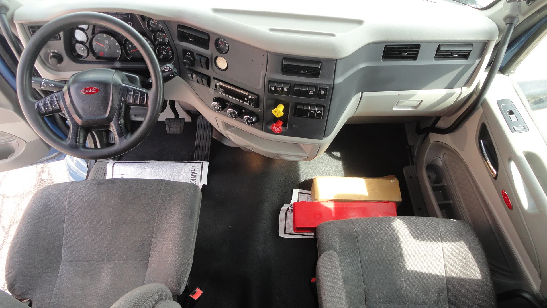 2022 Peterbilt 579 - image 6