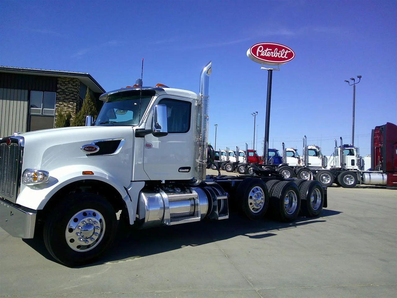 2027 Peterbilt 567 in Fargo, ND — photo 12