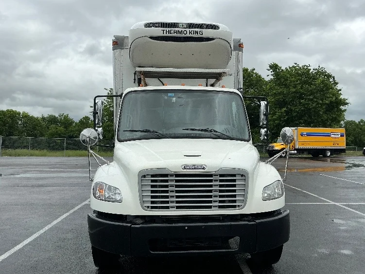 2020 Freightliner eM2 in Lexington, KY — photo 2