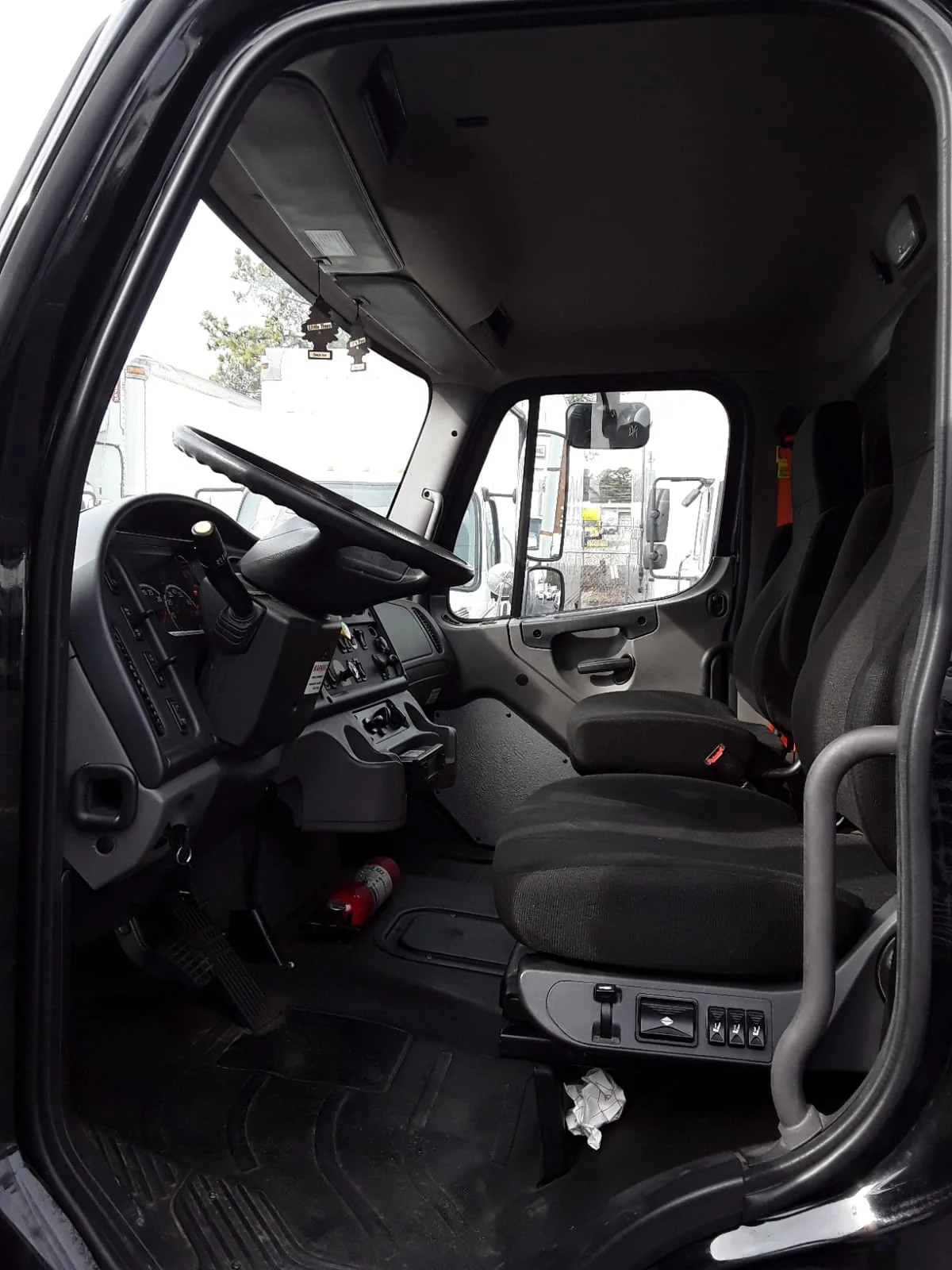 2021 Freightliner M2 106 - image 8